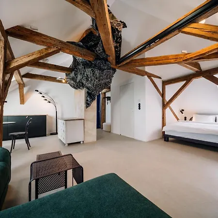 Donebe Boutique & Private Wellness ホテル 4*